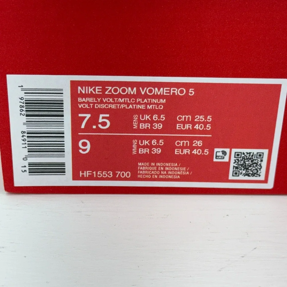 Nike‎ Zoom Vomero 5 Mens 7.5 Barely Volt Platinum HF1553-700 Excellent Running